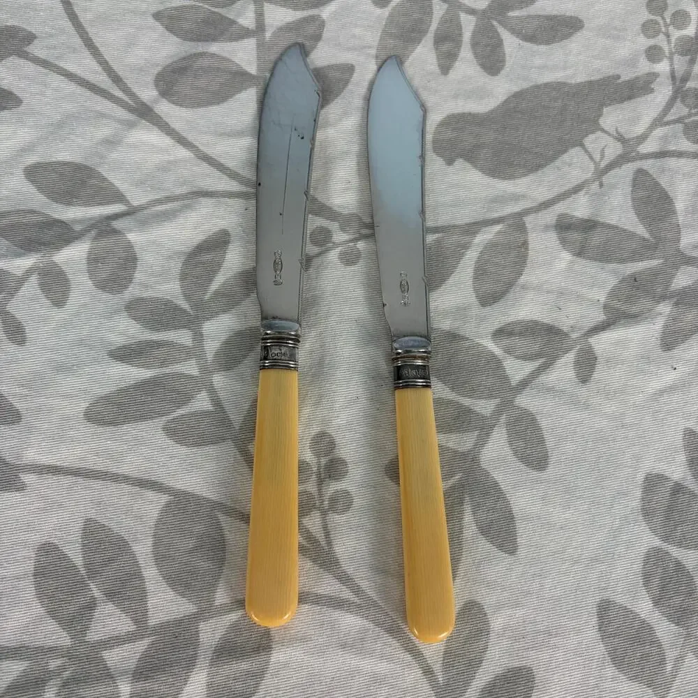 Vintage EPNS Luncheon Cheese Knives Set 2 Faux Bone Cream Handles